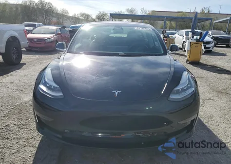 2018 Tesla Model 3 из США, поврежденный, VIN 5YJ3E1EA9JF156983